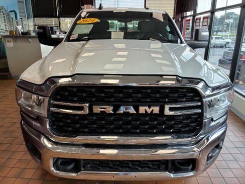 Used 2024 RAM 2500 Big Horn w/ Off Road Package AWD/4WD image 5