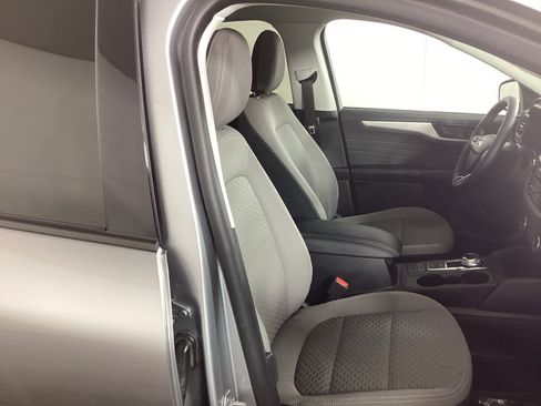 Used 2022 Ford Escape SE w/ SE Sport Appearance Package image 8