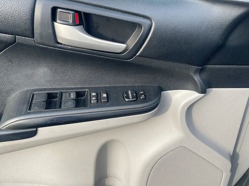 Used 2012 Toyota Camry LE image 11