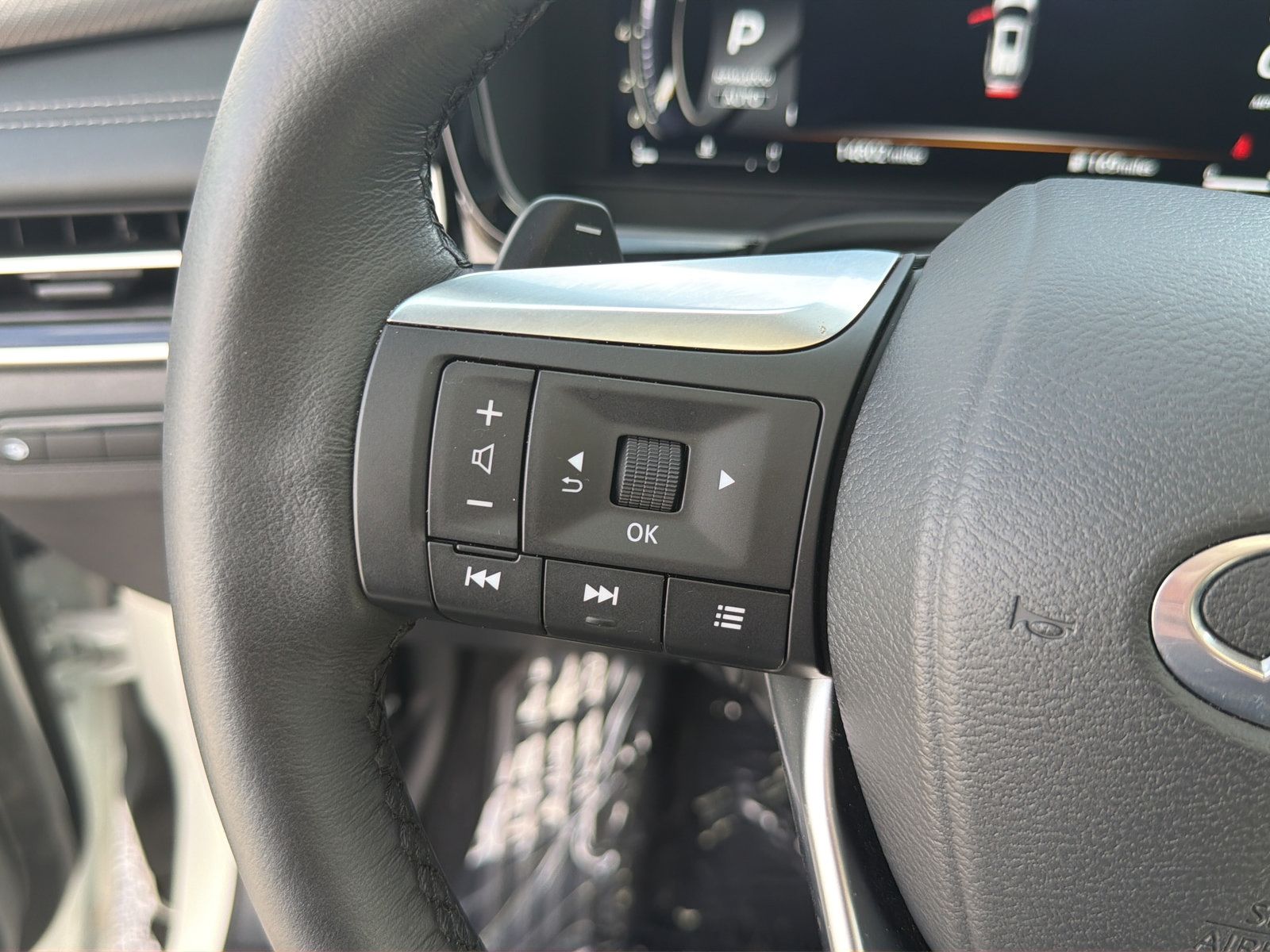 Used 2025 INFINITI QX60 Luxe w/ Black Edition AWD/4WD image 17