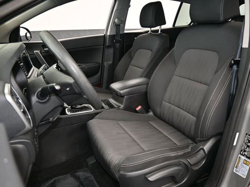 Used 2020 Kia Sportage LX image 10
