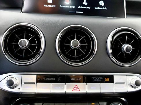 Used 2018 Kia Stinger GT2 image 35