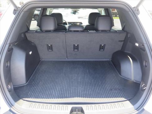 Used 2025 GMC Terrain Elevation w/ Elevation Premium Package FWD image 17
