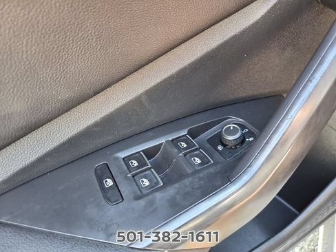 Used 2024 Volkswagen Jetta SE w/ Panoramic Sunroof Package FWD image 30