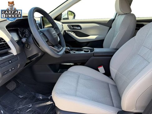 Certified 2025 Nissan Rogue SV AWD/4WD image 9