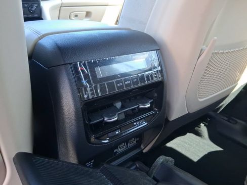 Used 2023 Jeep Grand Cherokee L Limited w/ Trailer Tow Group (B) AWD/4WD image 21