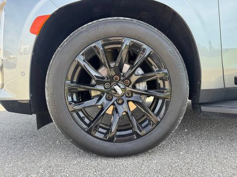 Certified 2024 Cadillac Escalade Sport w/ LPO, ONYX Package AWD/4WD image 15