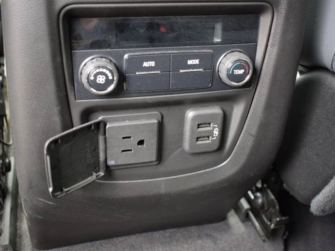 Used 2019 Buick Enclave Essence FWD image 34