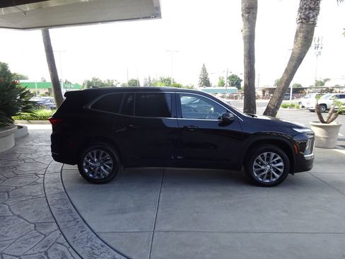 Certified 2025 Buick Enclave Preferred AWD/4WD image 12