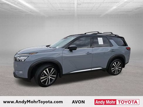 Used 2025 Nissan Pathfinder Platinum AWD/4WD image 4