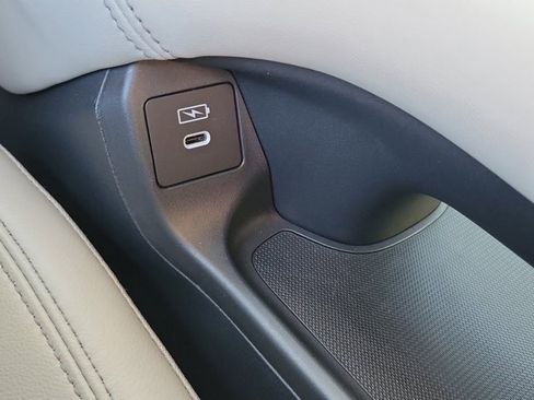 Certified 2024 Honda HR-V EX-L image 32