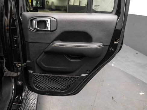 Used 2020 Jeep Wrangler Unlimited Sahara image 29