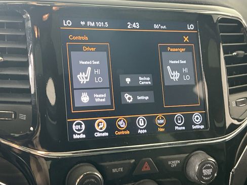 Used 2022 Jeep Grand Cherokee Limited image 19