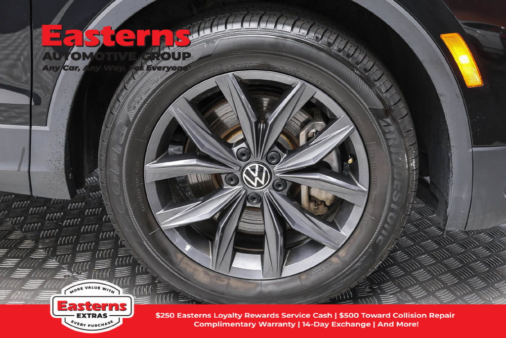 Used 2023 Volkswagen Tiguan SE AWD/4WD image 31