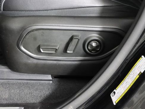 Used 2023 Jeep Grand Cherokee L Overland image 39