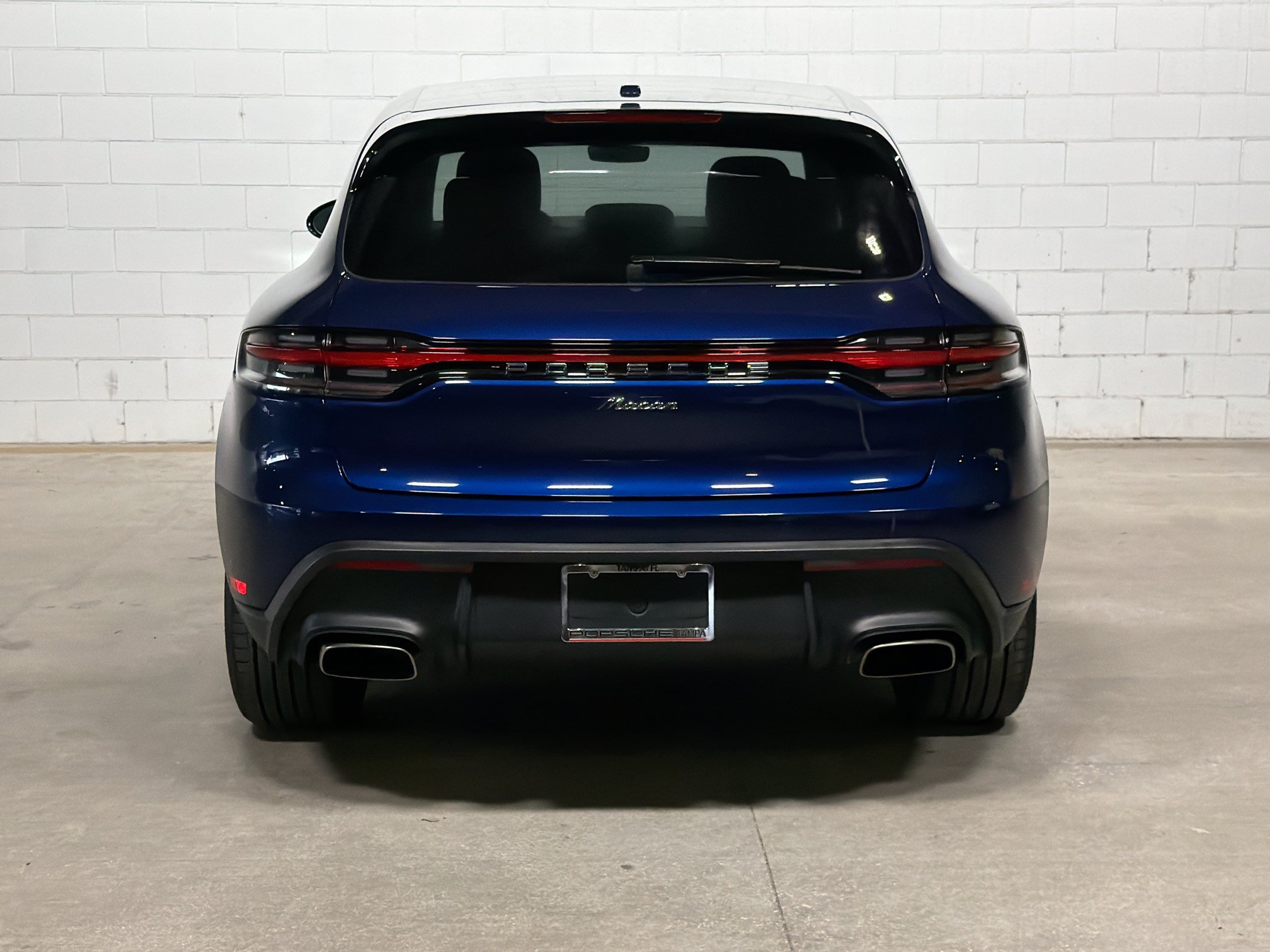Certified 2026 Porsche Macan AWD/4WD image 8