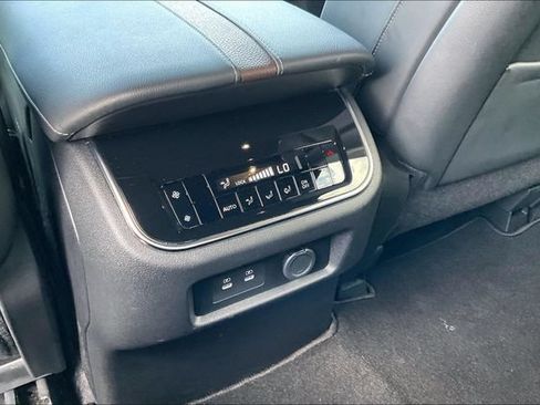 Used 2026 Nissan Armada SL w/ Captain's Chari Seat Package AWD/4WD image 10