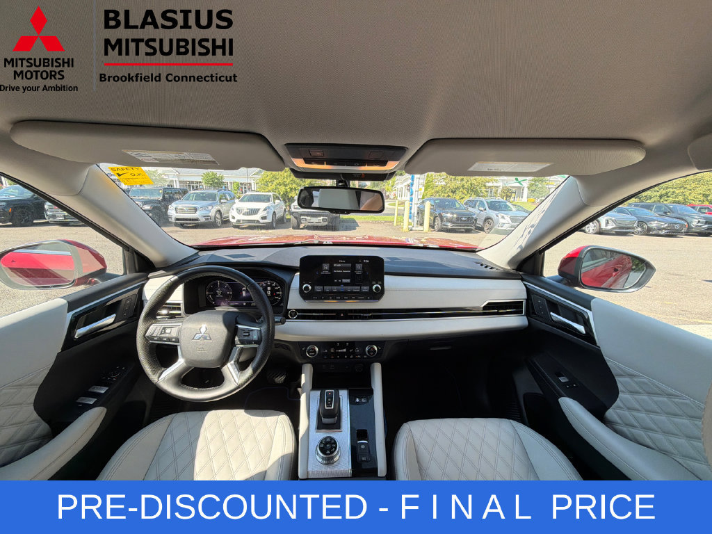 Used 2023 Mitsubishi Outlander SEL AWD/4WD image 32