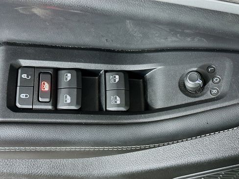 Used 2023 Jeep Grand Cherokee L Limited RWD image 15