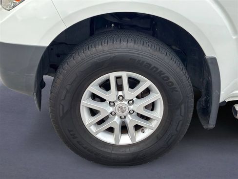 Used 2017 Nissan Frontier SV RWD image 11