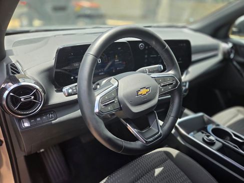 Used 2026 Chevrolet Equinox LT AWD/4WD image 15