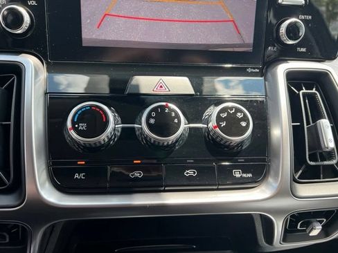 Certified 2023 Kia Sorento LX AWD/4WD image 19