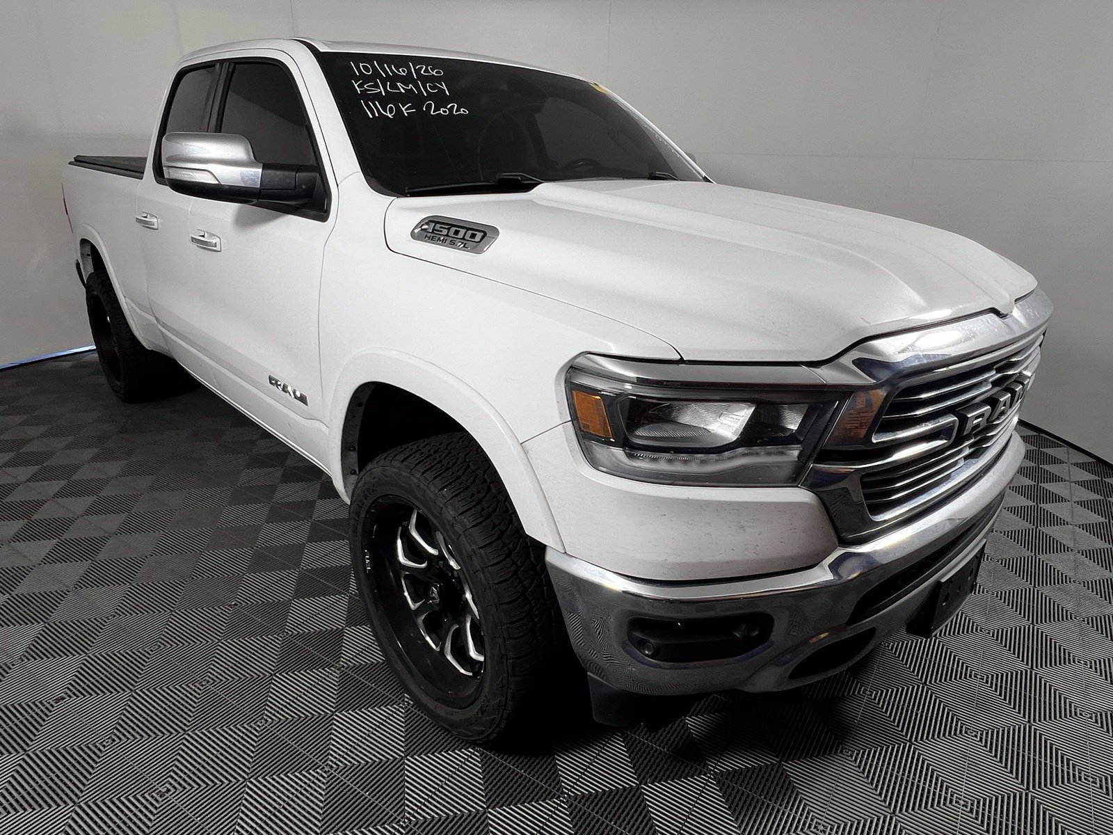 Used 2020 RAM 1500 Laramie AWD/4WD image 3