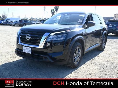 Used 2024 Nissan Pathfinder S image 1