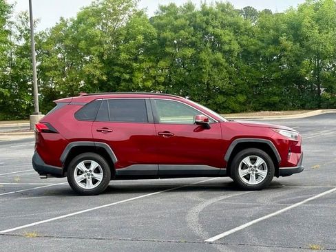 Used 2019 Toyota RAV4 XLE FWD image 9