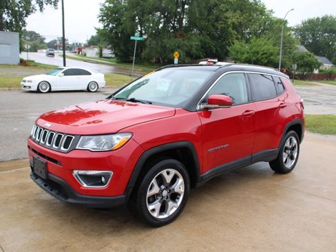 Used 2018 Jeep Compass Limited w/ Navigation Group AWD/4WD image 4