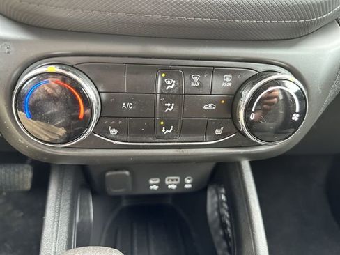 Used 2022 Chevrolet TrailBlazer LT w/ LPO, Blackout Package image 18