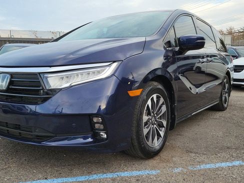 Used 2024 Honda Odyssey Elite image 4