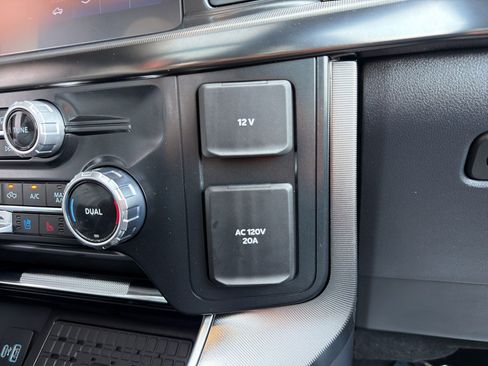 Used 2024 Ford F150 Platinum w/ FX4 Off-Road Package AWD/4WD image 39