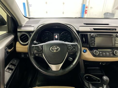 Used 2017 Toyota RAV4 XLE AWD/4WD image 11