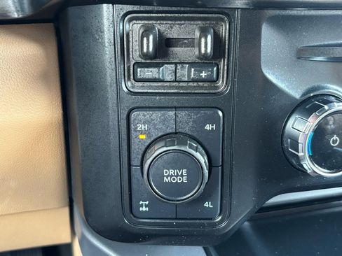 Used 2025 Ford F250 Lariat w/ Chrome Package image 4