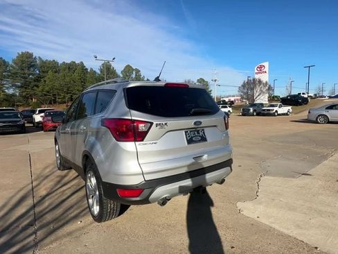 Used 2019 Ford Escape Titanium image 4