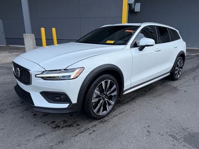 Used 2025 Volvo V60 B5 Cross Country Ultra