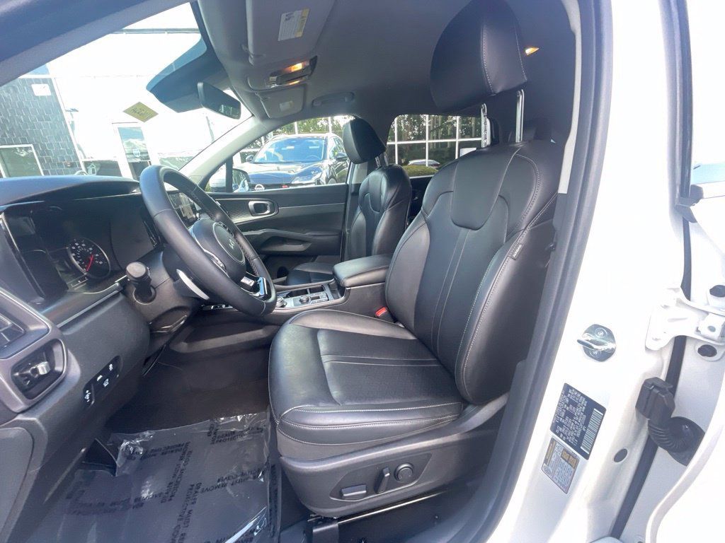 Used 2023 Kia Sorento EX AWD/4WD image 17