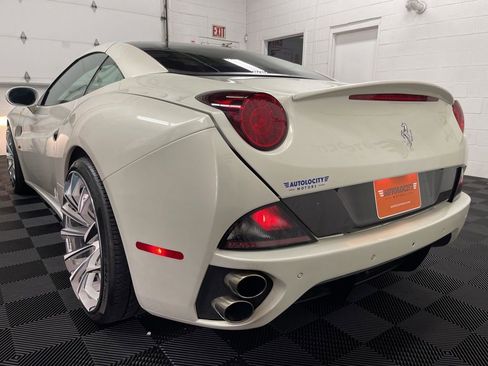 Used 2012 Ferrari California RWD image 8