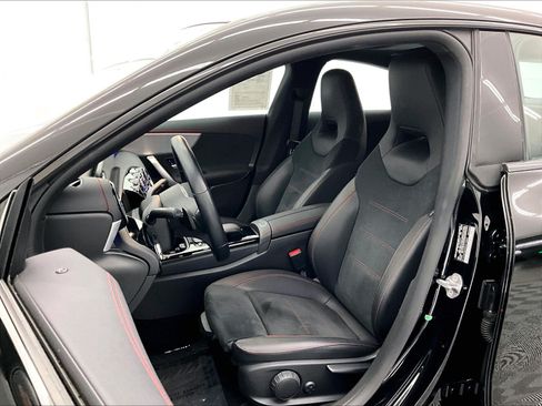 Used 2022 Mercedes-Benz CLA 250 image 16