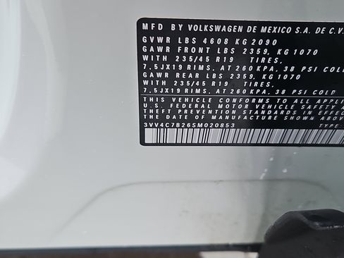 Used 2025 Volkswagen Taos SEL AWD/4WD image 7