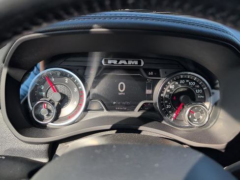 Used 2022 RAM 3500 Laramie AWD/4WD image 11