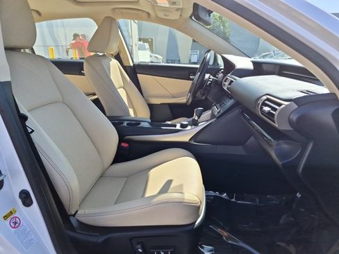 Used 2016 Lexus IS 200t RWD image 21