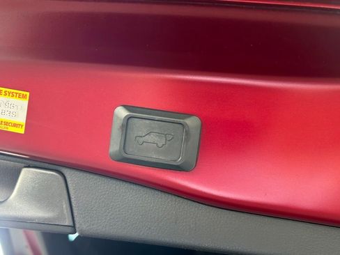 Used 2020 Toyota RAV4 XLE Premium image 39