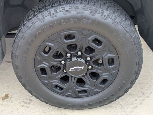 Used 2024 Chevrolet Silverado 2500 LTZ w/ LTZ Plus Package image 29