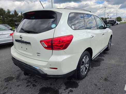Used 2017 Nissan Pathfinder SV image 16
