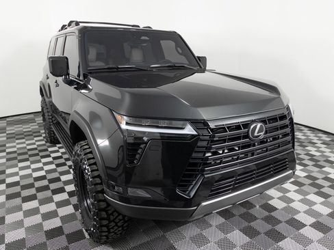 Used 2025 Lexus GX 550 image 10