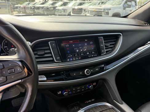 Used 2023 Buick Enclave Avenir w/ Avenir Technology Package FWD image 18