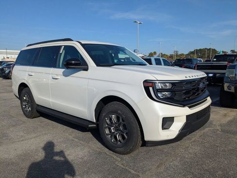 New 2025 Ford Expedition Active image 2
