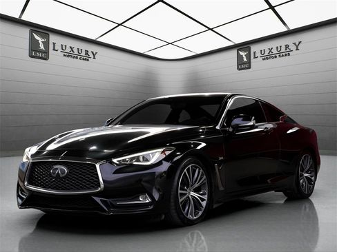 Used 2019 INFINITI Q60 3.0t Luxe w/ Essential Package image 8
